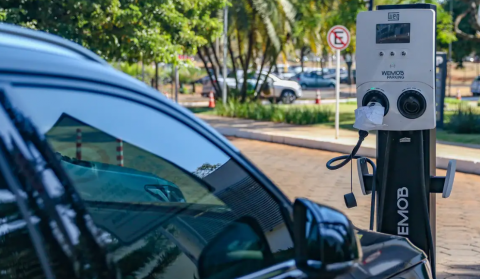 Montadoras apoiam decisão que limita importação de carros elétricos