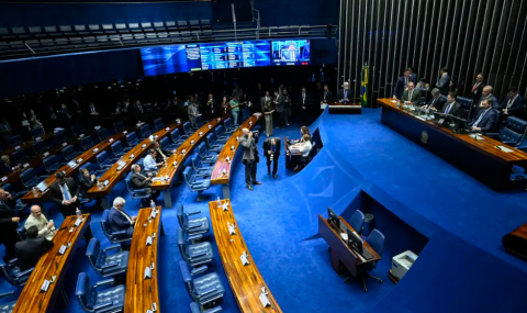 Senado aprova isenção de IR para quem ganha até dois salários