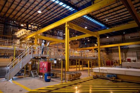 CNI mantém previsão de crescimento do PIB em 2,3%, mas reduz avanço da indústria para 1,6%