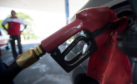 Goveno zera PIS/Cofins do diesel para conter alta internacional do petróleo