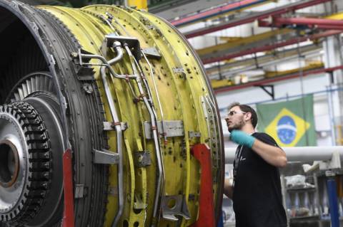 Atividade econômica tem alta de 0,6% em fevereiro