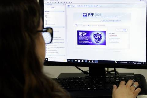 É melhor fazer a declaração do IR completa ou simplificada?