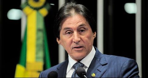 Eunício Oliveira é eleito presidente do Senado