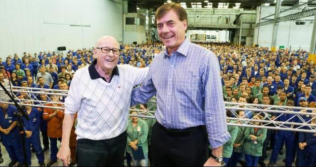 Funcionários da Marcopolo homenageiam Paulo Bellini