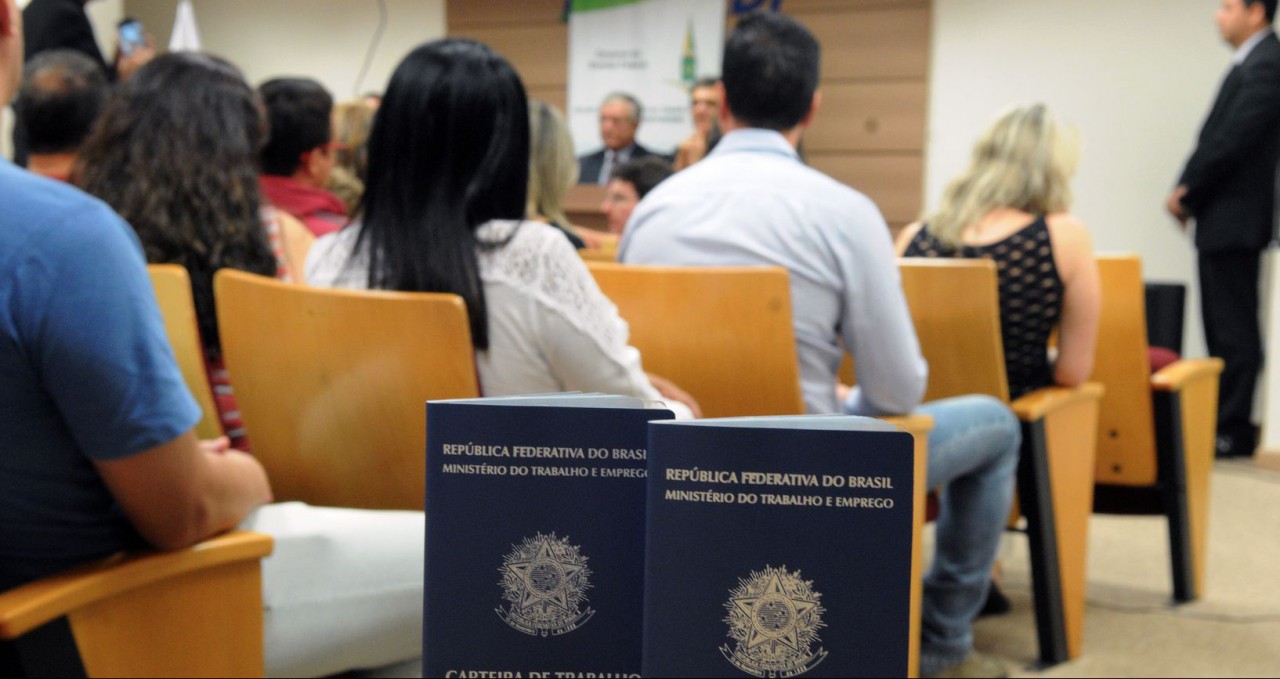 Cresce desemprego entre os jovens de até 24 anos