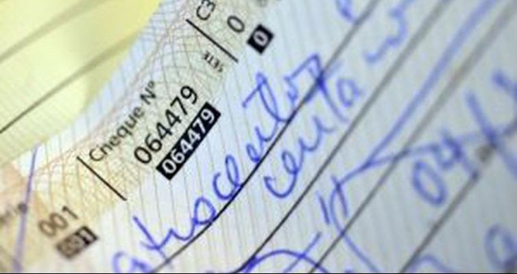 Juro do cheque especial sobe para 324,7% ao ano
