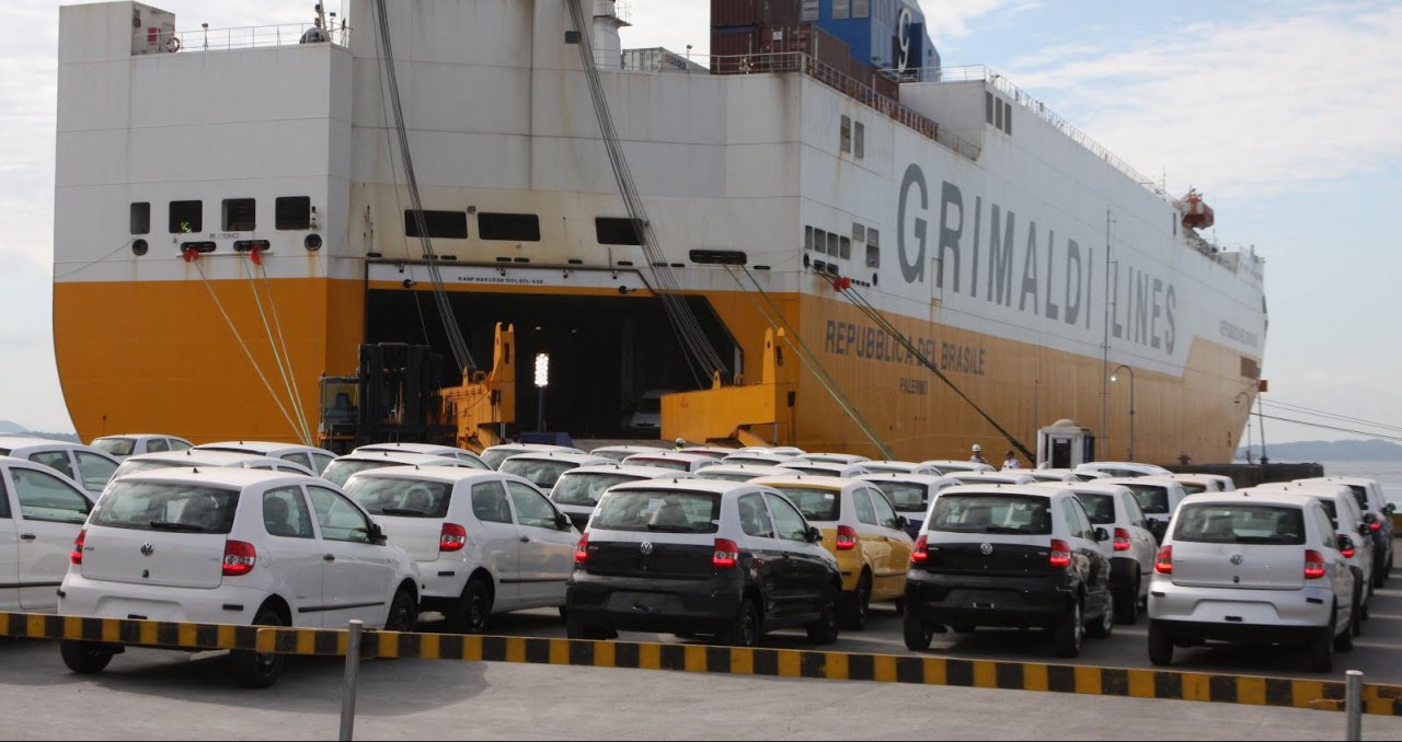 Montadoras faturam mais 46% com exportação de veículos
