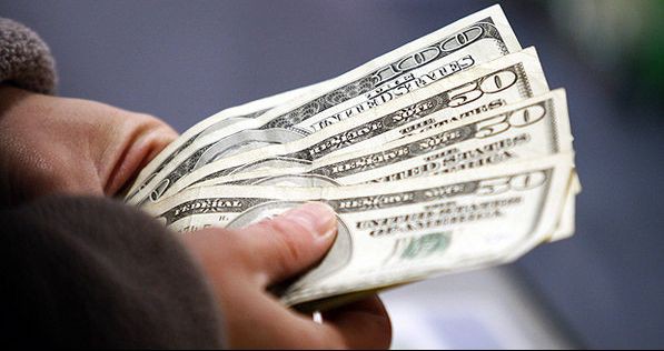 Dólar sobe com intervenção do Banco Central