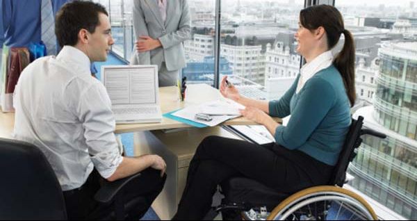 Trabalhadores com deficiência mudam ambiente corporativo