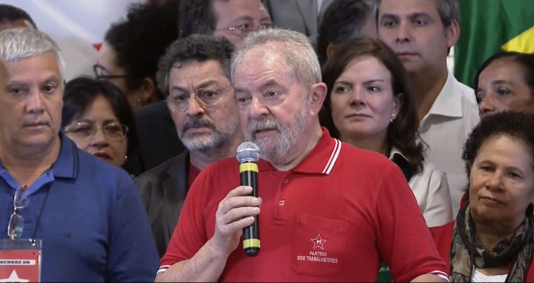 Após denúncia, Lula faz primeiro pronunciamento