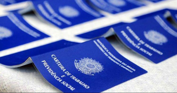 Desemprego cai para 12% no trimestre encerrado em novembro