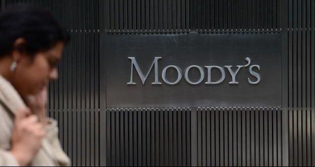 Moody’s põe nota de crédito do Brasil em observação