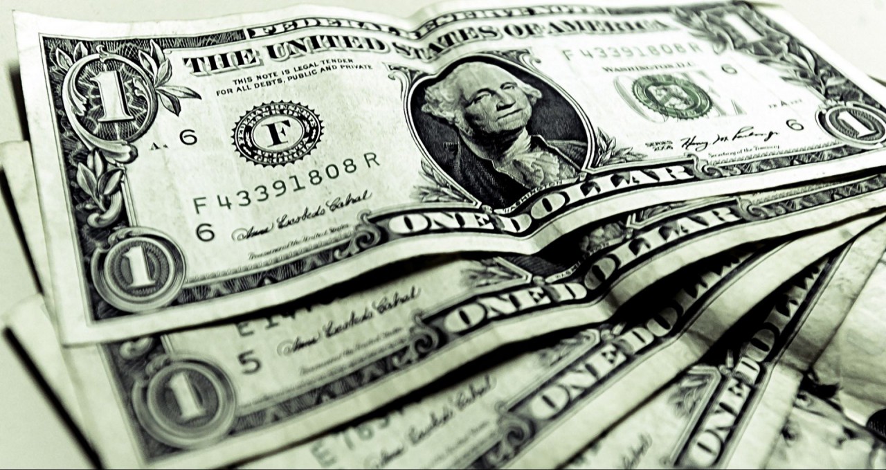 Dólar fecha em alta e Bolsa em queda por causa de Trump