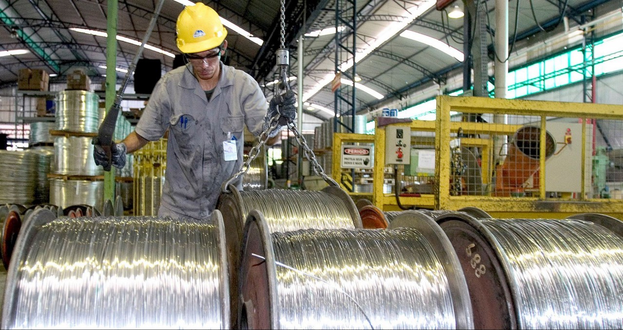 Faturamento da indústria cai 3,3% em outubro