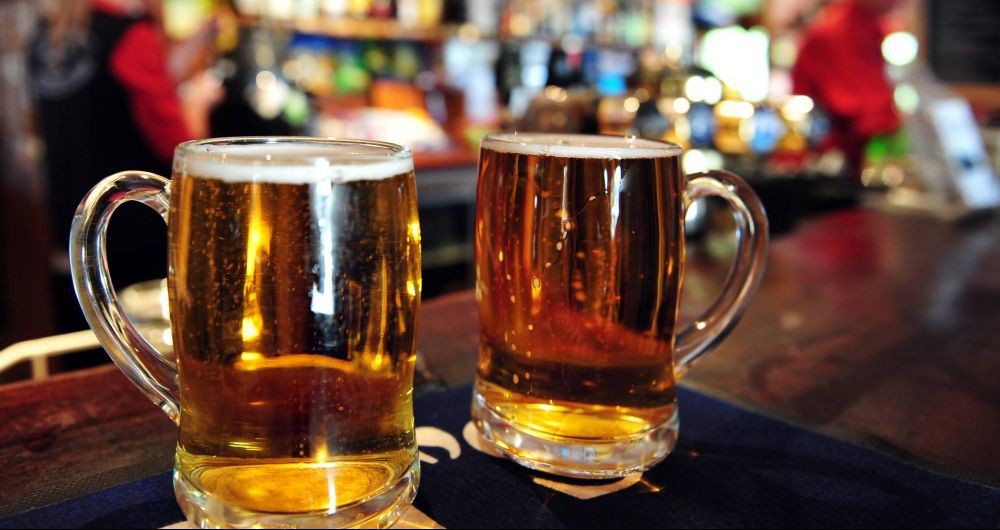 Brasileiro gasta 14% do salário em cerveja
