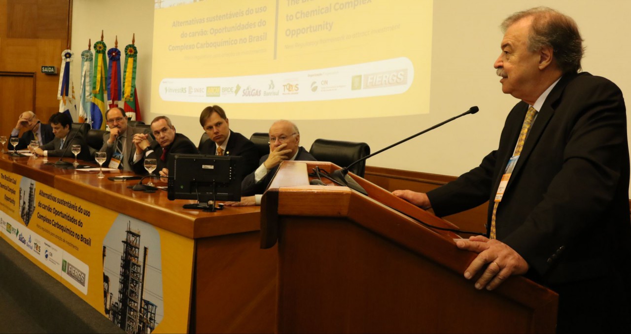 Polo Carboquimíco do RS deve gerar 5,4 mil empregos