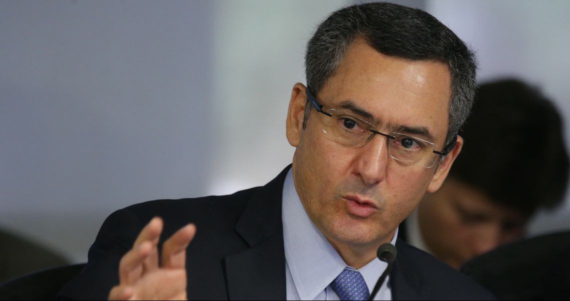 Guardia descarta intervenção para conter dólar nas alturas