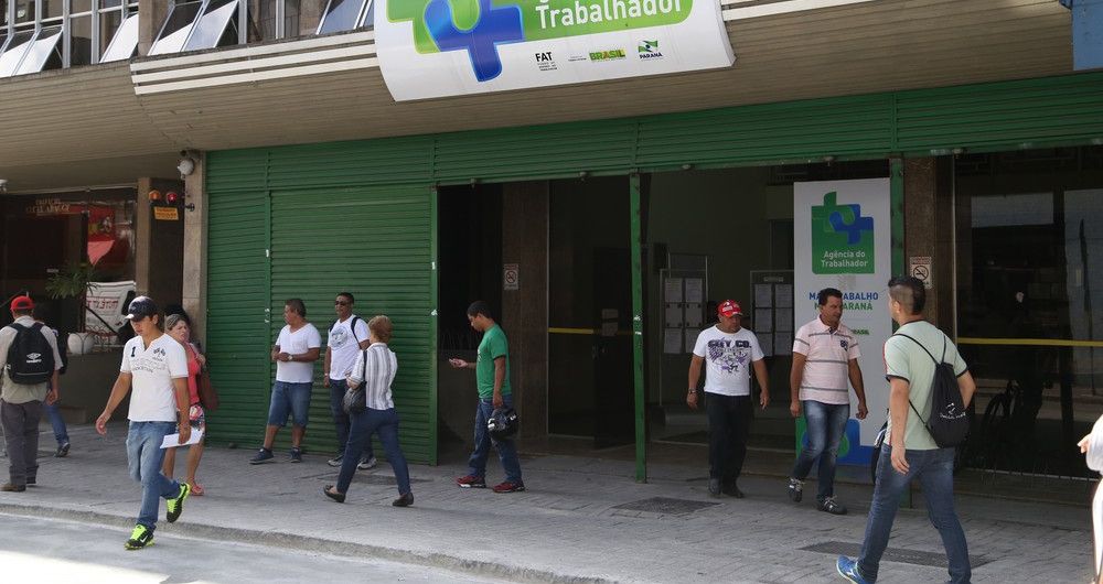 Paraná lidera criação de empregos em agosto