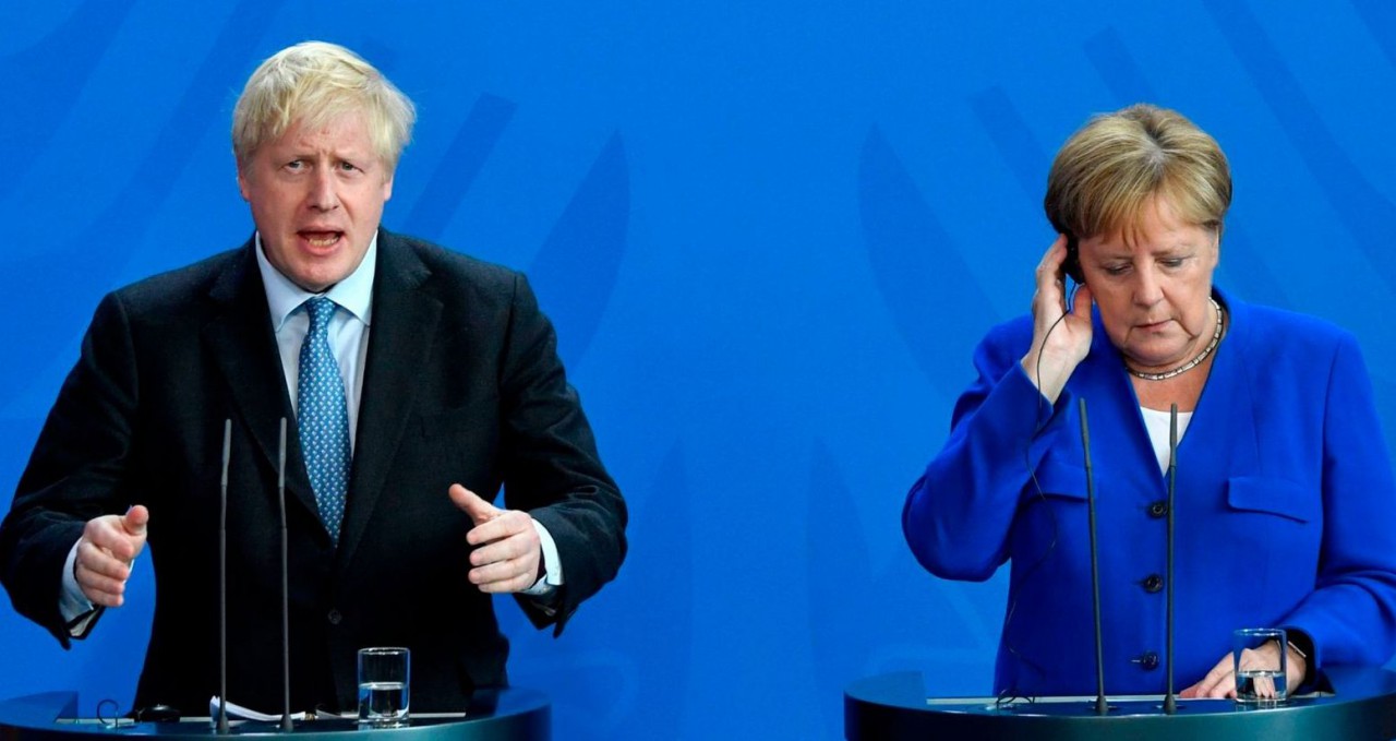 Merkel sinaliza a Johnson renegociação do Brexit
