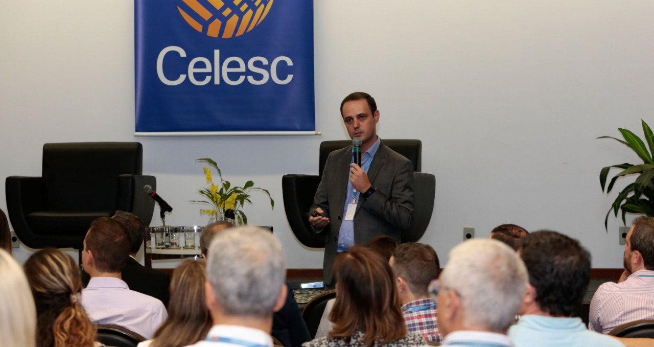 Celesc anuncia R$ 1,2 bilhão em recursos para 2020