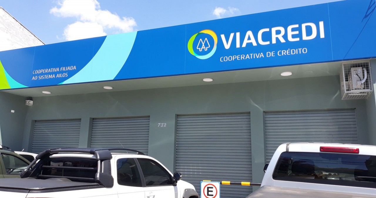 Viacredi inaugura primeira agência no Paraná