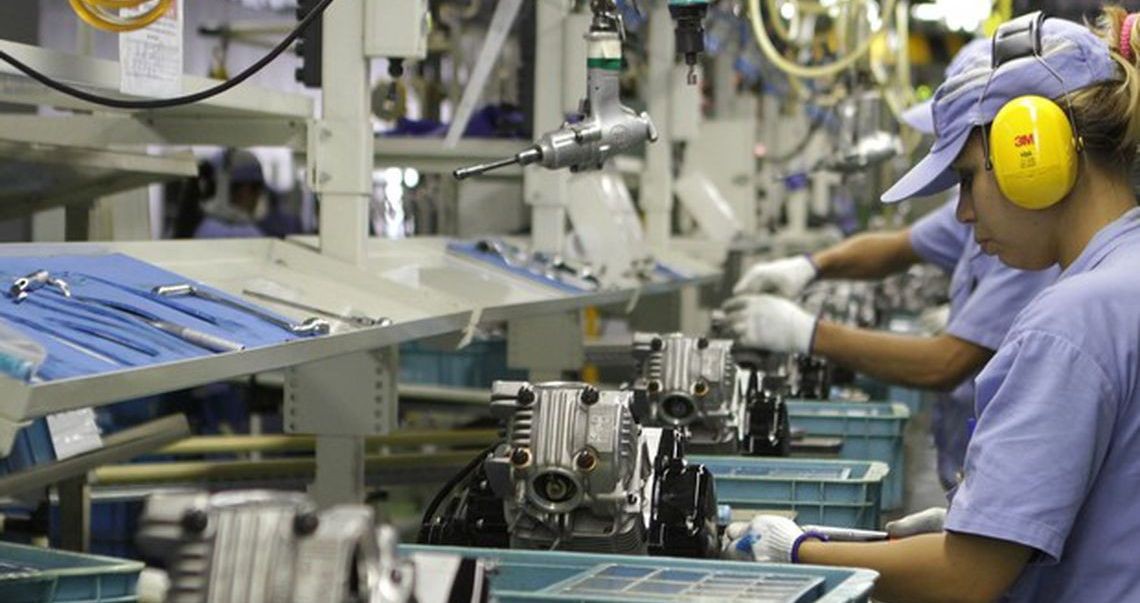 Produção industrial tem alta de 0,3% de março para abril