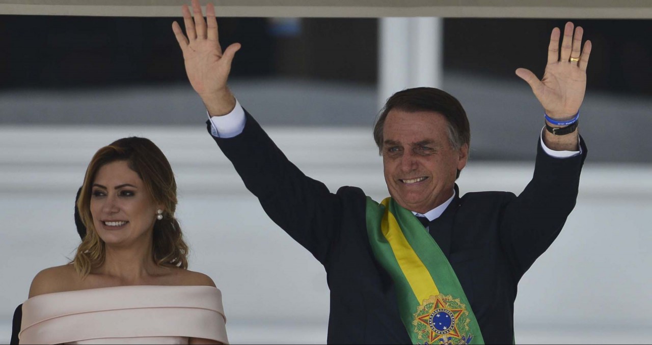 Bolsonaro pede apoio para reconstruir o país