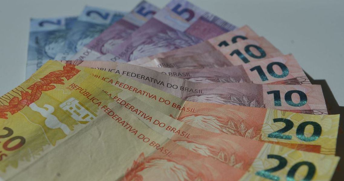 Governo reduz para R$ 1.031 salário mínimo para 2020