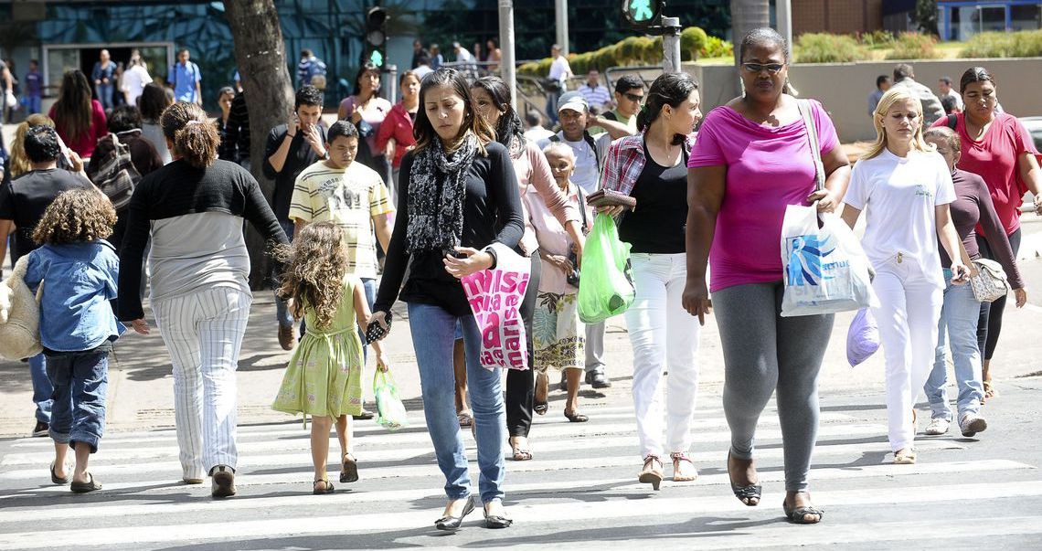 Desemprego atinge 12,5% no trimestre encerrado em abril