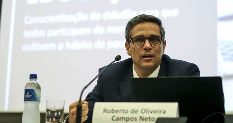 Campos Neto defende autonomia e inflação baixa