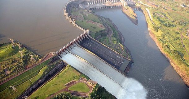 Crise trava acordo de R$ 1 bilhão pela energia de Itaipu