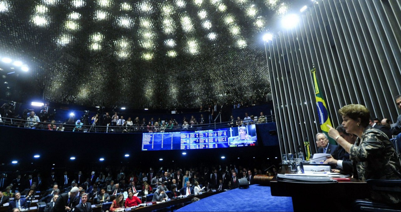 Dilma Rousseff se defende atacando
