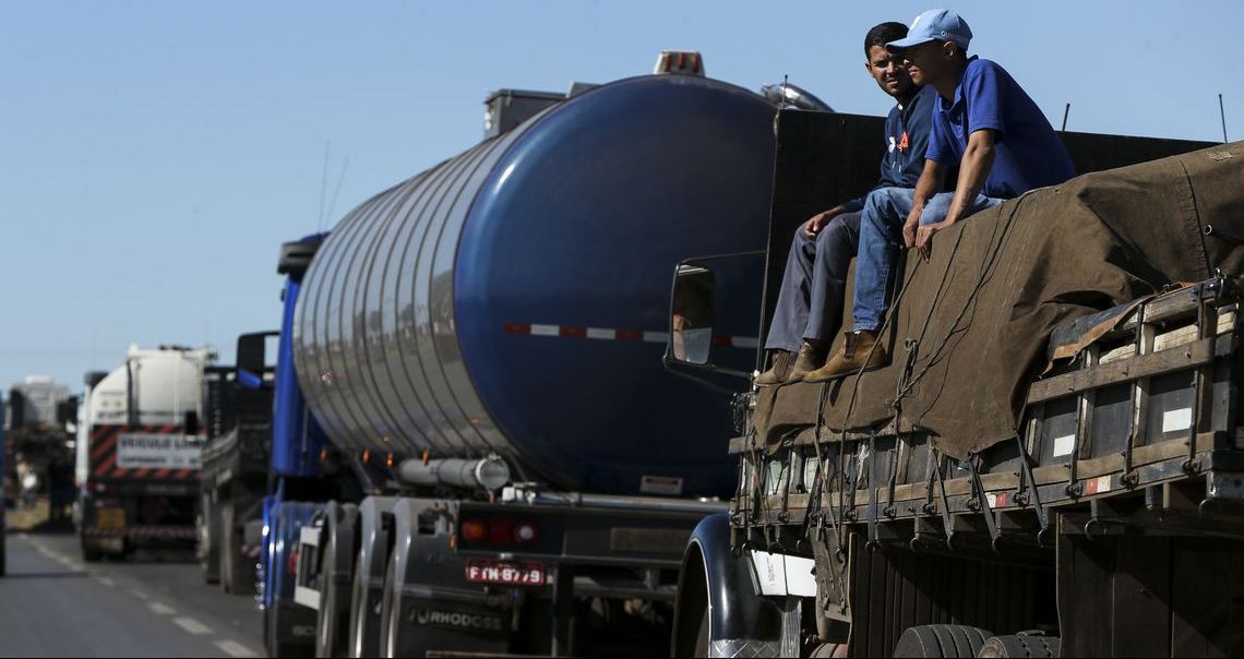 Greve dos caminhoneiros paralisará plantas da Aurora