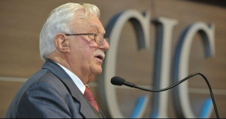 Adelino Colombo reassume presidência da companhia