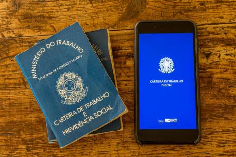 Brasil cria 255,3 mil postos de trabalho em fevereiro